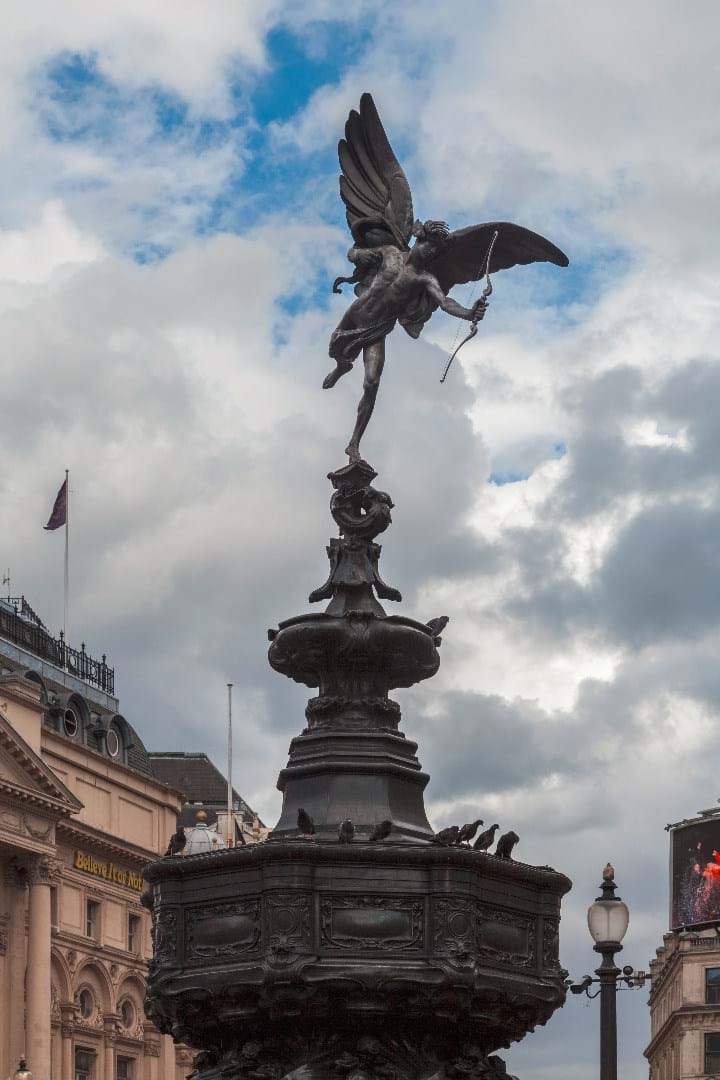 Eros-statuen.