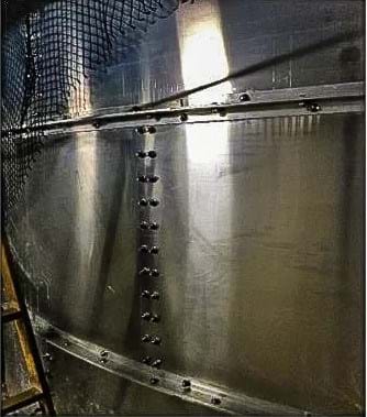 Aluminiumoverflade med grubetæring